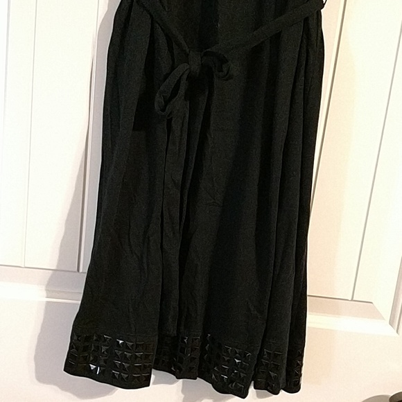 The limited little black knit dress size large - Picture 6 of 8
